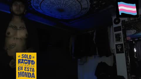 Snapshot of gowtherrrr_ chatting on June 24, 11:53 am Manolo modelo independiente online show from June 24, 11:53 am