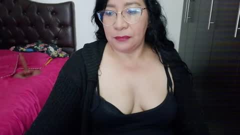 Snapshot of grace_mature_milf chatting on June 22, 11:24 pm grace_mature_milf online show from June 22, 11:24 pm