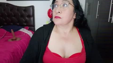 Snapshot of grace_mature_milf chatting on July 1, 11:26 pm grace_mature_milf online show from July 1, 11:26 pm