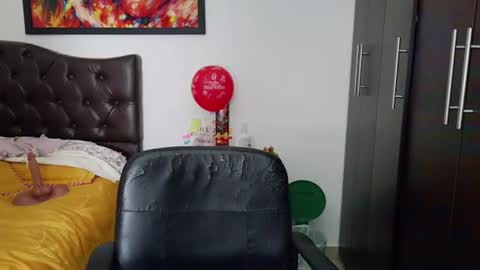 Snapshot of grace_mature_milf chatting on July 8, 11:15 am grace_mature_milf online show from July 8, 11:15 am