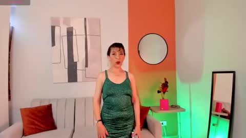 Zuly online show from March 17, 8:45 pm