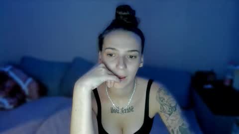 Anna online show from January 9, 9:01 am