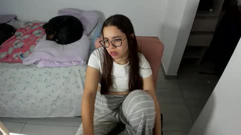 GreciaRuiz online show from April 3, 11:36 pm