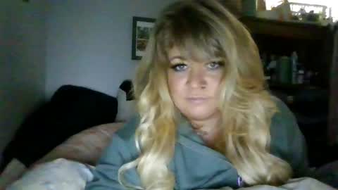 Snapshot of greeneyedblondie84 chatting on February 26, 9:58 pm sweetlala online show from February 26, 9:58 pm