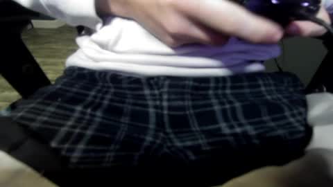 Snapshot of greg03_9 chatting on June 12, 11:35 pm Jinx online show from June 12, 11:35 pm