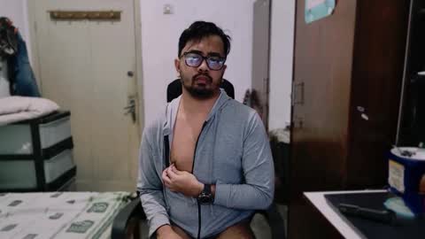 Snapshot of greybondage93 chatting on February 24, 3:32 pm Grey Hardy Slave online show from February 24, 3:32 pm