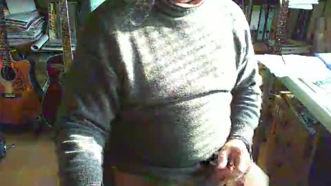 greyhounddog online show from April 3, 4:05 pm