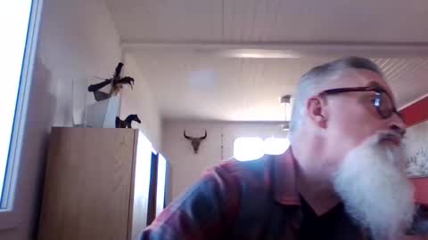 Snapshot of grybear60 chatting on March 29, 10:59 am Grybear online show from March 29, 10:59 am