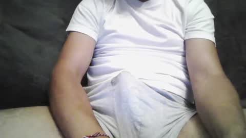 guapete 21x online show from August 4, 8:00 pm