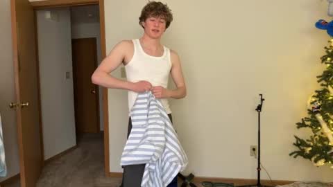 gucciboi4 online show from February 26, 5:23 pm