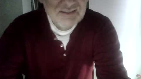 Snapshot of guide2 chatting on November 26, 10:27 am Dislove online show from November 26, 10:27 am