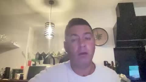 guil0 online show from October 7, 3:58 am