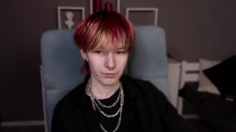 guitarandangell online show from April 8, 5:18 am