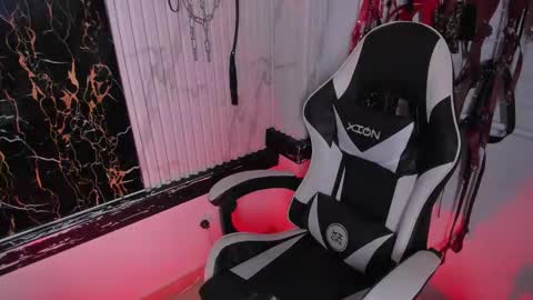 Antonella online show from February 9, 4:00 pm