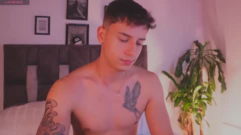 Snapshot of guy_twinks chatting on June 19, 7:56 am Gabriel online show from June 19, 7:56 am