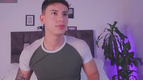 Snapshot of guy_twinks chatting on July 7, 4:59 am Gabriel online show from July 7, 4:59 am