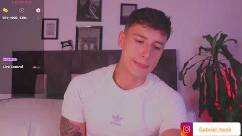 Snapshot of guy_twinks chatting on July 22, 4:37 am Gabriel online show from July 22, 4:37 am