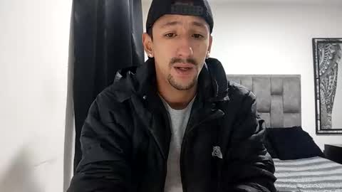 karim online show from March 3, 8:09 am