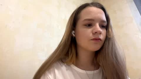 Naomi online show from June 2, 8:05 am