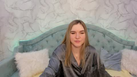 gwensmitt online show from May 27, 1:57 am
