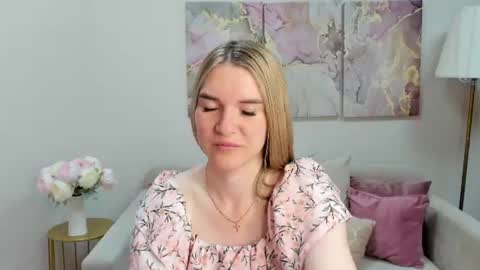 gwensmitt online show from July 8, 10:03 pm