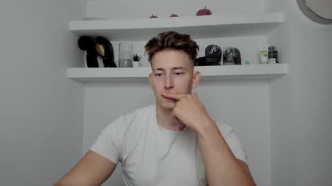 Oliver online show from December 3, 5:23 pm