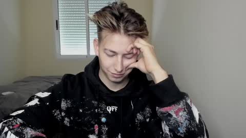 Oliver online show from December 17, 2:55 pm