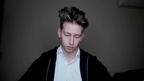 Oliver online show from December 28, 6:06 am