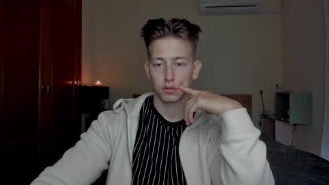 Oliver online show from March 8, 5:11 pm