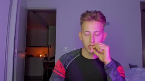 Oliver online show from December 22, 9:45 pm