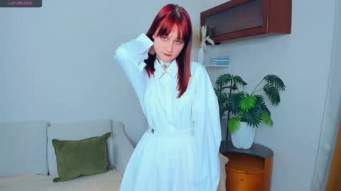 Kelly  Lilly online show from November 11, 7:03 pm