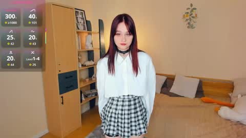 Kelly  Lilly online show from April 5, 7:11 pm