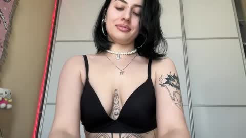 Snapshot of h3l9a_pataki chatting on June 1, 2:30 pm Helga online show from June 1, 2:30 pm