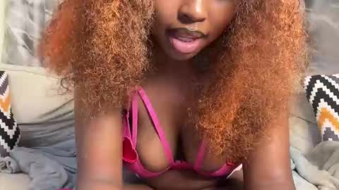 Snapshot of h_o_t_goddess chatting on April 24, 5:43 am h_o_t_goddess online show from April 24, 5:43 am