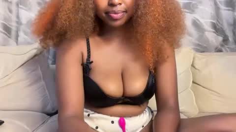 Snapshot of h_o_t_goddess chatting on April 25, 9:23 pm h_o_t_goddess online show from April 25, 9:23 pm