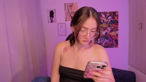 Snapshot of haanna_thompsoon chatting on May 29, 2:53 am haanna_thompsoon online show from May 29, 2:53 am
