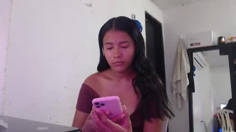 hadesmit1 online show from April 1, 4:04 pm