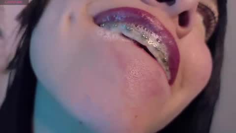 Haely online show from April 17, 9:29 pm