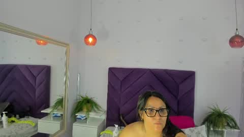 Snapshot of haileystonei chatting on July 18, 11:47 am haileystonei online show from July 18, 11:47 am