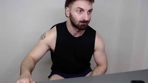 Snapshot of hairy_superman chatting on April 5, 3:47 am hairy_superman online show from April 5, 3:47 am