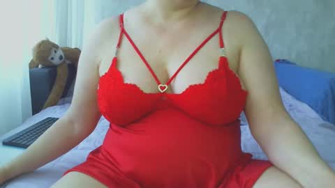 Snapshot of hairy_vi chatting on December 4, 11:52 am hairy vicky online show from December 4, 11:52 am