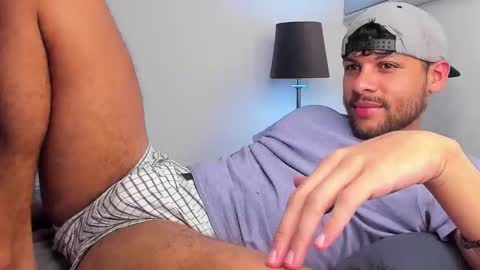 Independent       model  online show from April 9, 9:31 pm