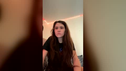 Hallee online show from June 2, 5:42 am