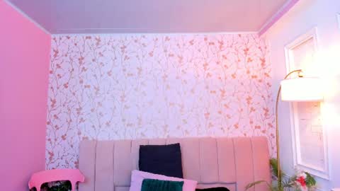 Halley Lorens online show from July 4, 6:58 pm