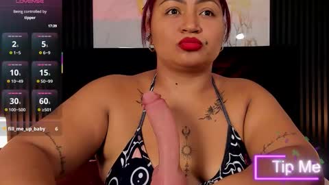 Snapshot of halleyrosse chatting on February 28, 3:51 am Halleyrosse online show from February 28, 3:51 am