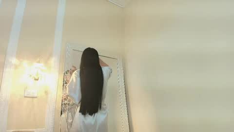 Snapshot of halliestone chatting on June 1, 12:29 pm Hallie Stone online show from June 1, 12:29 pm