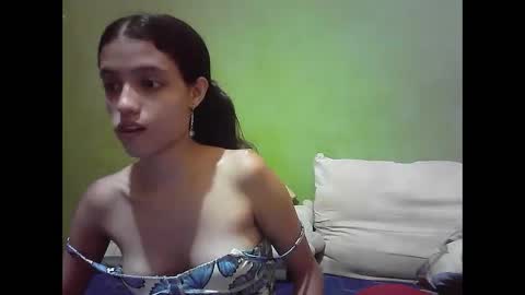 Snapshot of hambercrrist chatting on January 7, 12:13 am hambercrist online show from January 7, 12:13 am