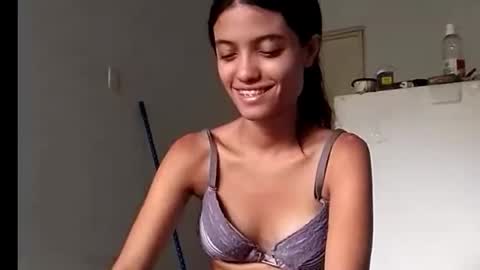 Snapshot of hambercrrist chatting on February 14, 5:14 pm hambercrist online show from February 14, 5:14 pm