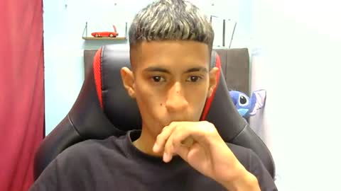 hamcummboy20 online show from August 7, 12:01 am