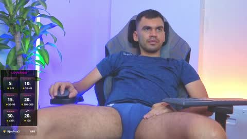 hamiltong12 online show from May 22, 2:30 am